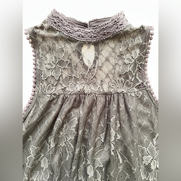 Coco + jaimeson Delicate Lace Sleeveless Dark Grey Mini Shift Dress NWT - Picture 2 of 8